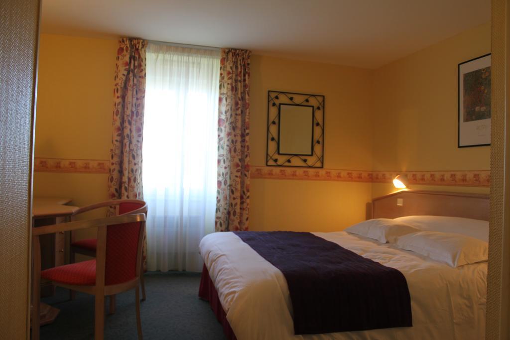 Hotel Des Bains Lancieux Habitación foto